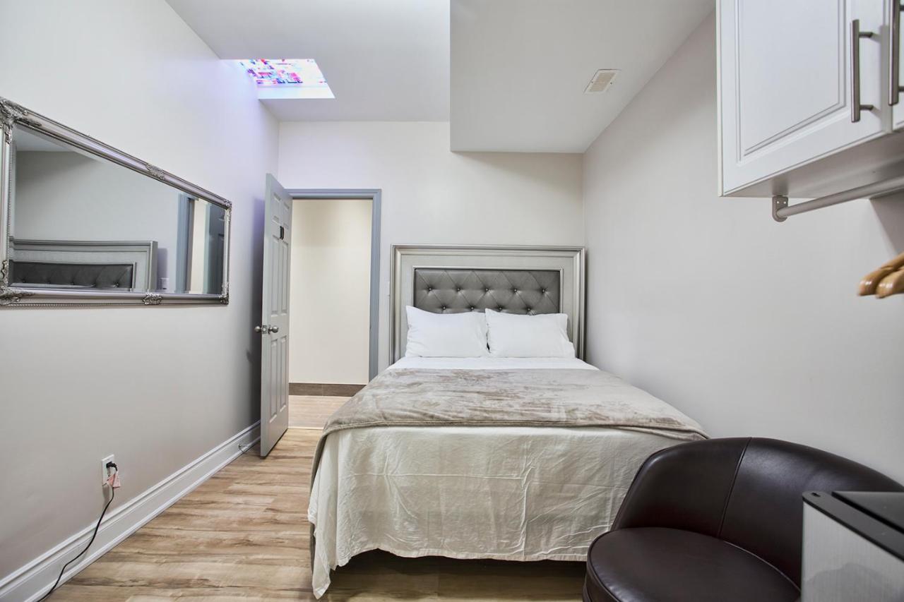 Toronto Rooms And Suites Экстерьер фото