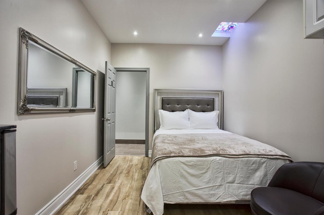 Toronto Rooms And Suites Экстерьер фото