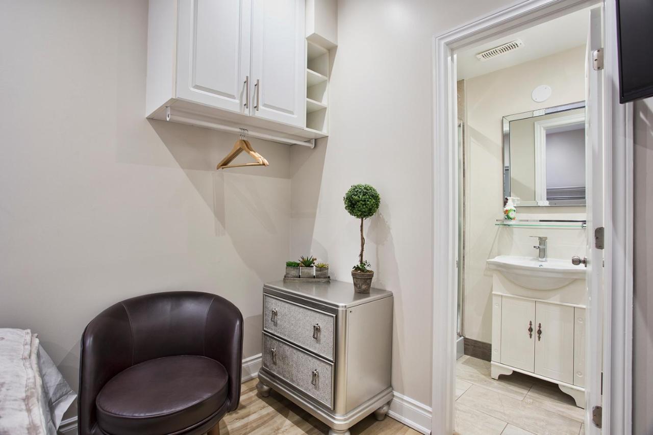 Toronto Rooms And Suites Экстерьер фото