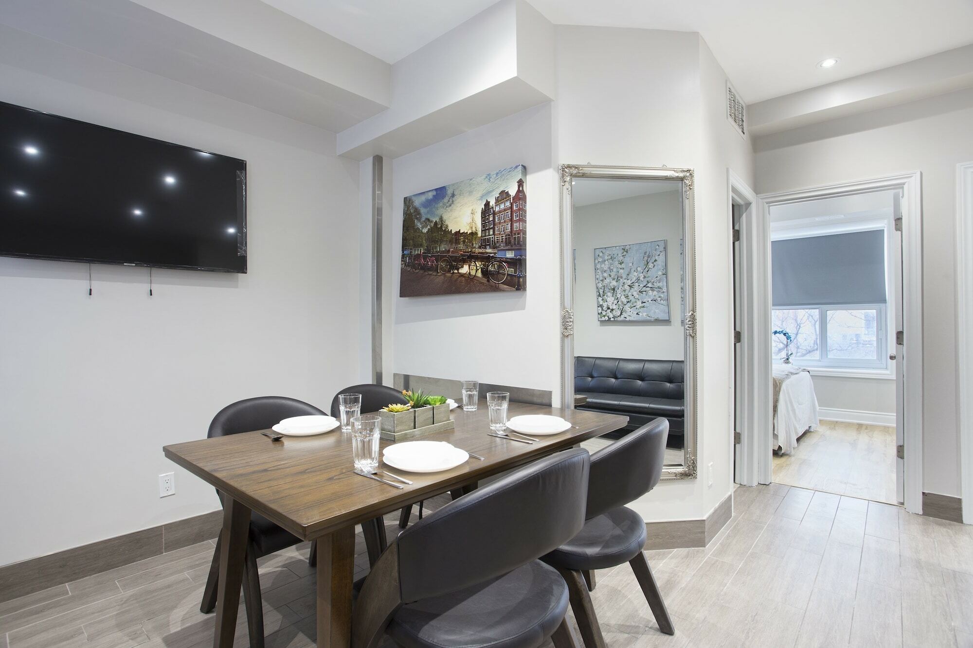 Toronto Rooms And Suites Экстерьер фото