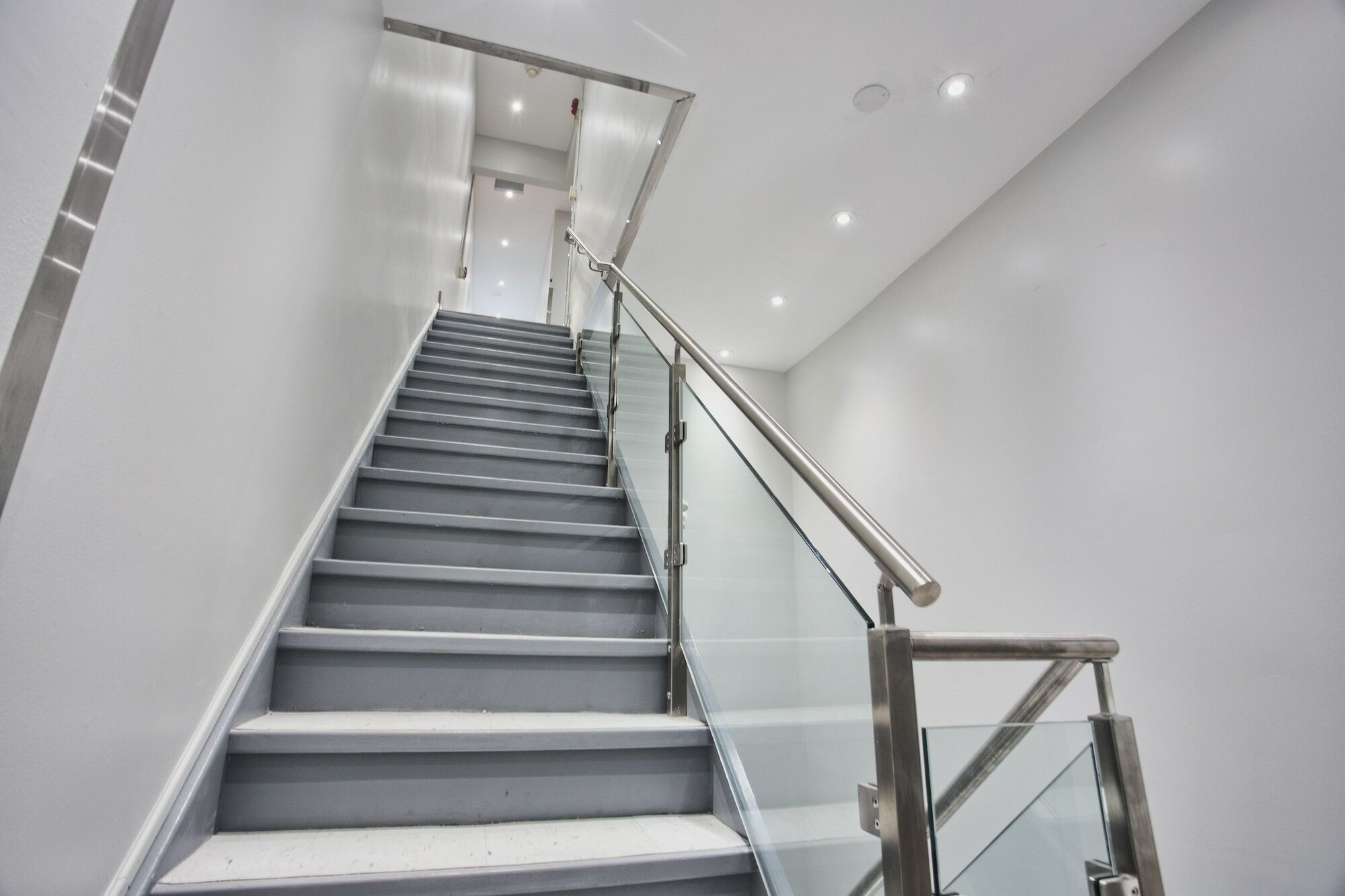 Toronto Rooms And Suites Экстерьер фото